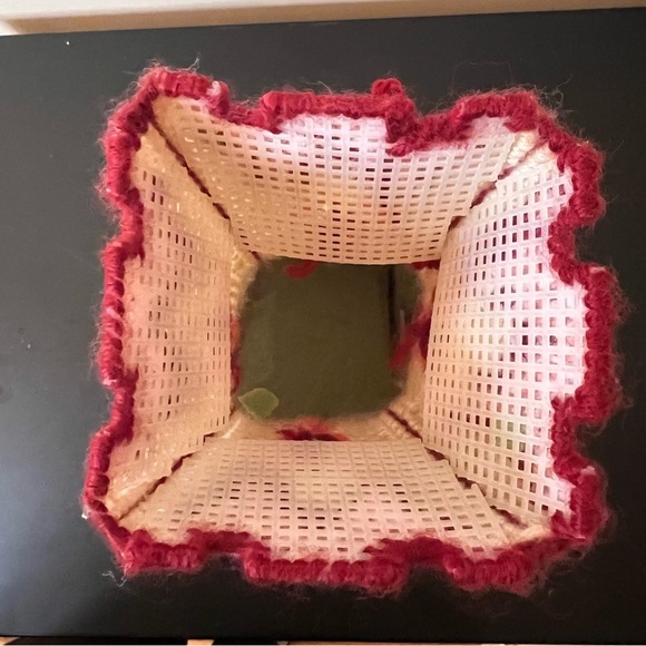 Vintage Grannycore Handmade Needlepoint Yarn Decorative Vase - Picture 3 of 5